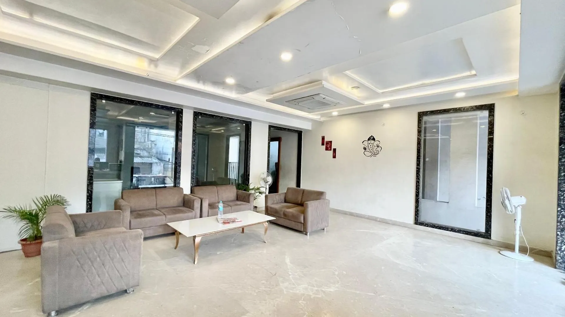Hotel Rudraksh ! Varanasi !Fully-Air-Conditioned Hotel At Prime Location With Parking Availability, Near Kashi Vishwanath Temple, And Ganga Ghat 2