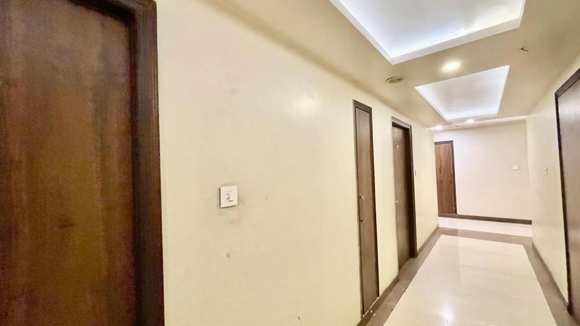 ****  Hotel Rudraksh ! Varanasi !Fully-Air-Conditioned Hotel At Prime Location With Parking Availability, Near Kashi Vishwanath Temple, And Ganga Ghat 2 Ινδία