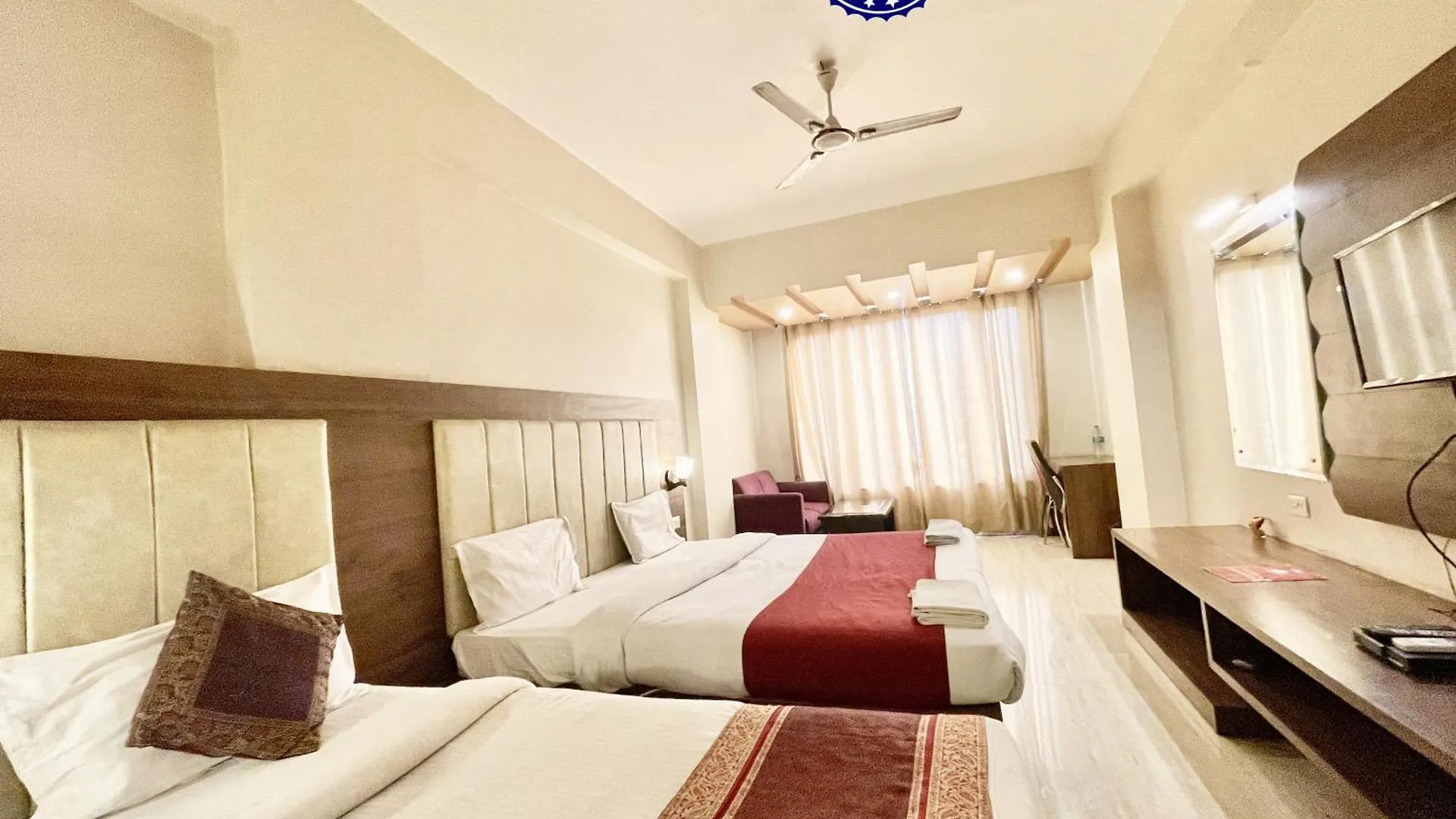 Hotel Rudraksh ! Varanasi !Fully-Air-Conditioned Hotel At Prime Location With Parking Availability, Near Kashi Vishwanath Temple, And Ganga Ghat 2