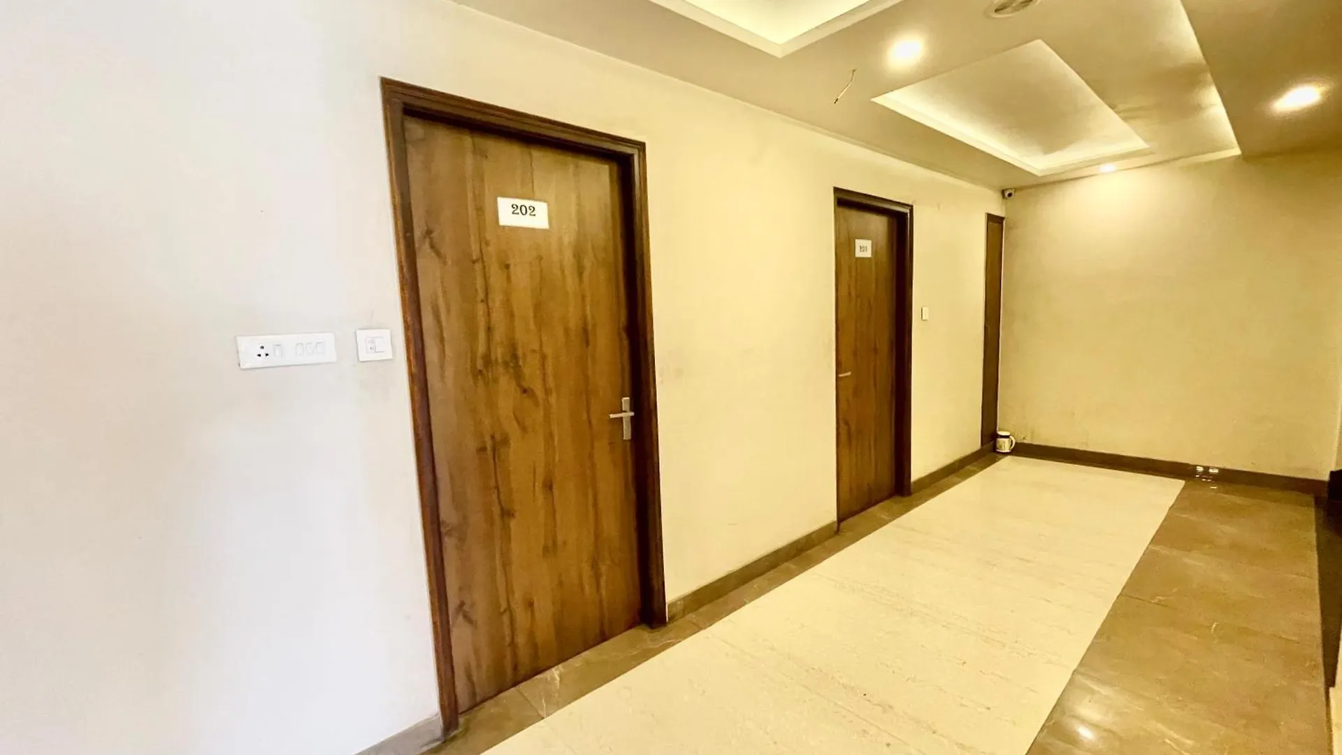 Hotel Rudraksh ! Varanasi !Fully-Air-Conditioned Hotel At Prime Location With Parking Availability, Near Kashi Vishwanath Temple, And Ganga Ghat 2 4*,
